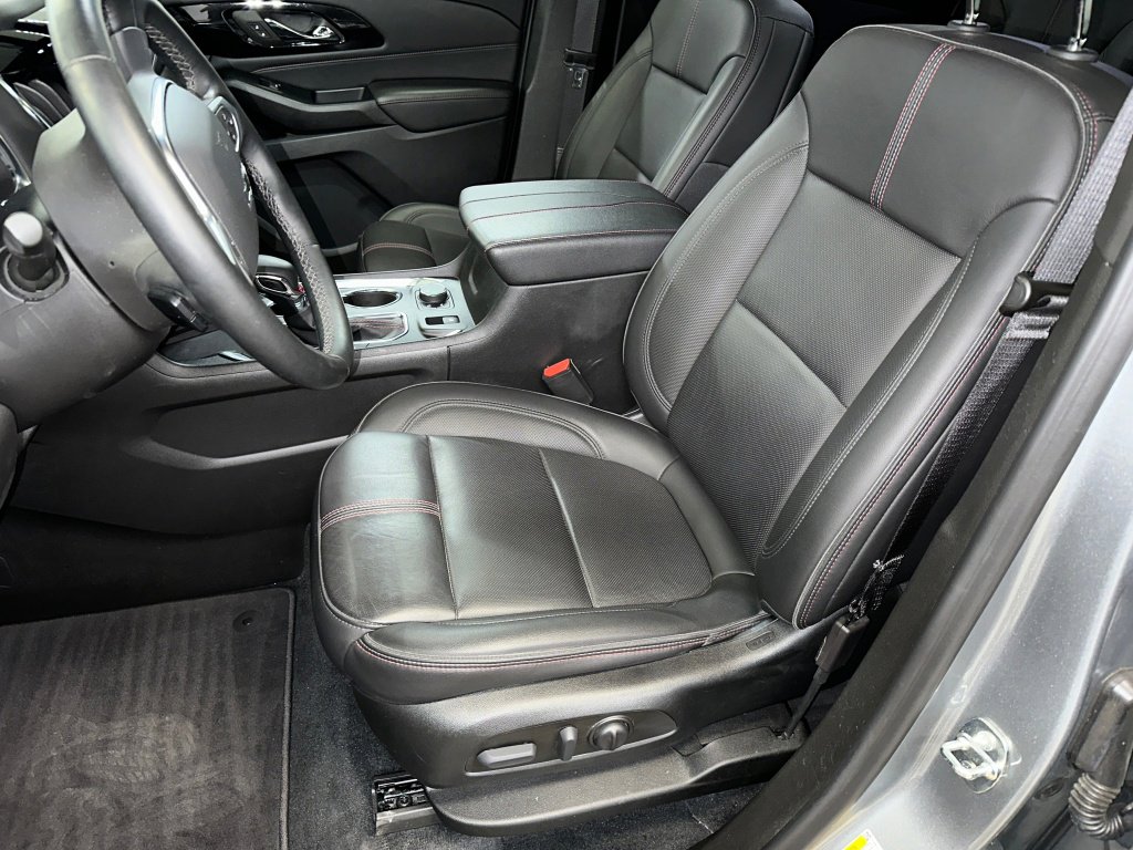 Certified 2023 Chevrolet Traverse RS image 2