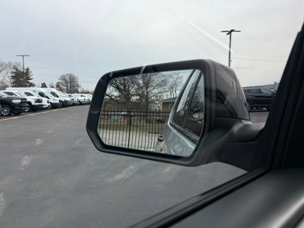 Used 2021 Chevrolet Traverse Premier w/ Redline Edition image 20