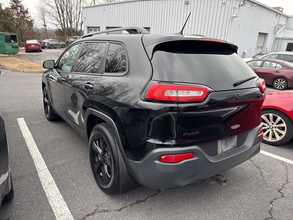 Used 2018 Jeep Cherokee Latitude w/ Altitude Package image 3
