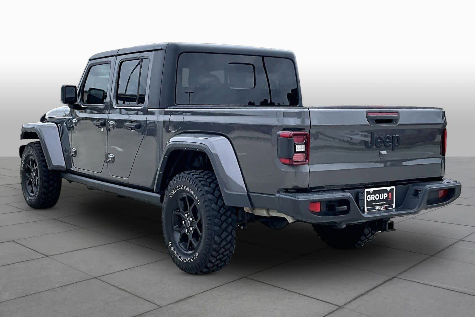 Used 2024 Jeep Gladiator Sport AWD/4WD image 12