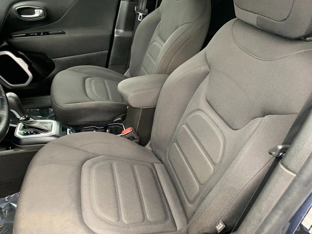 Used 2020 Jeep Renegade Latitude w/ Cold Weather Group image 16