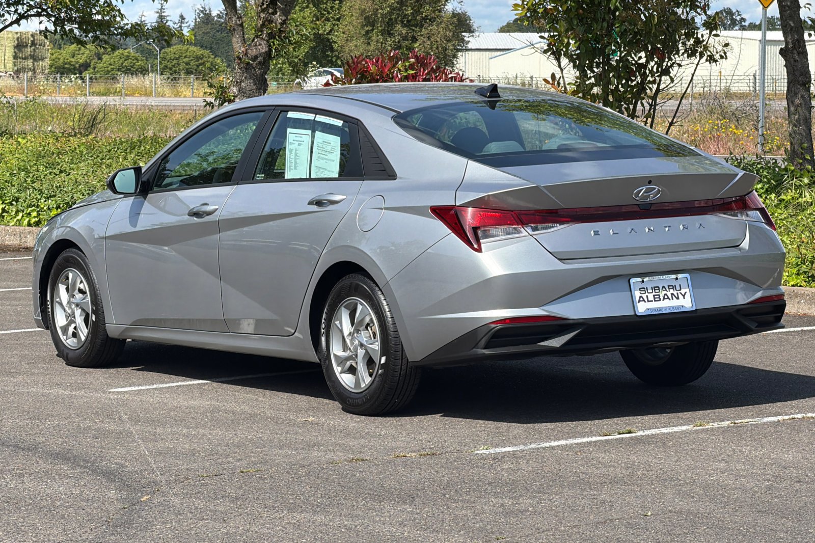 Used 2021 Hyundai Elantra SE FWD image 6