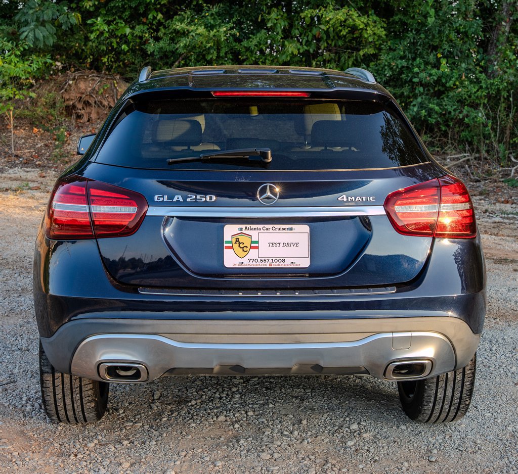 Used 2018 Mercedes-Benz GLA 250 4MATIC w/ Premium Package image 4