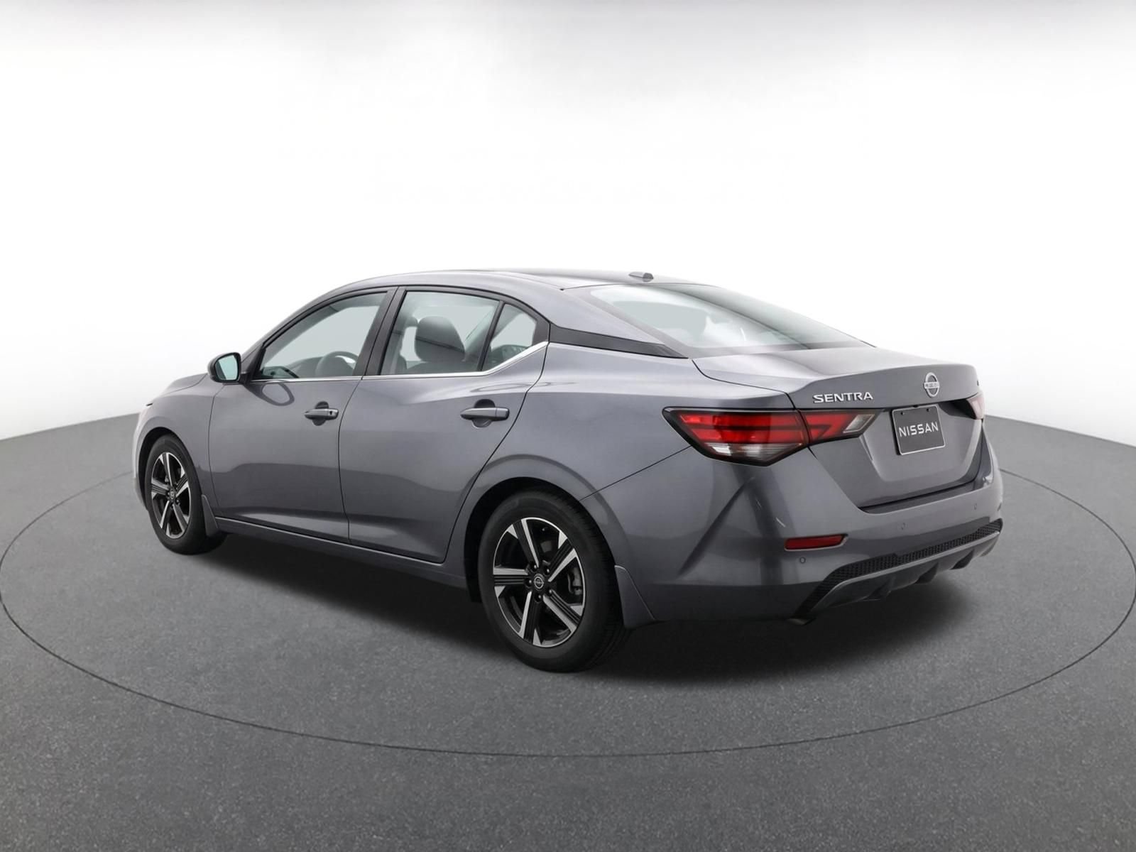 Used 2025 Nissan Sentra SV FWD image 5