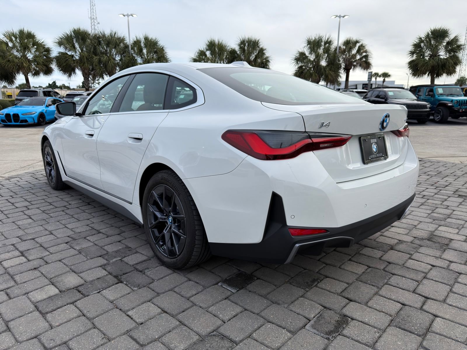 Used 2023 BMW i4 eDrive40 w/ Premium Package image 11