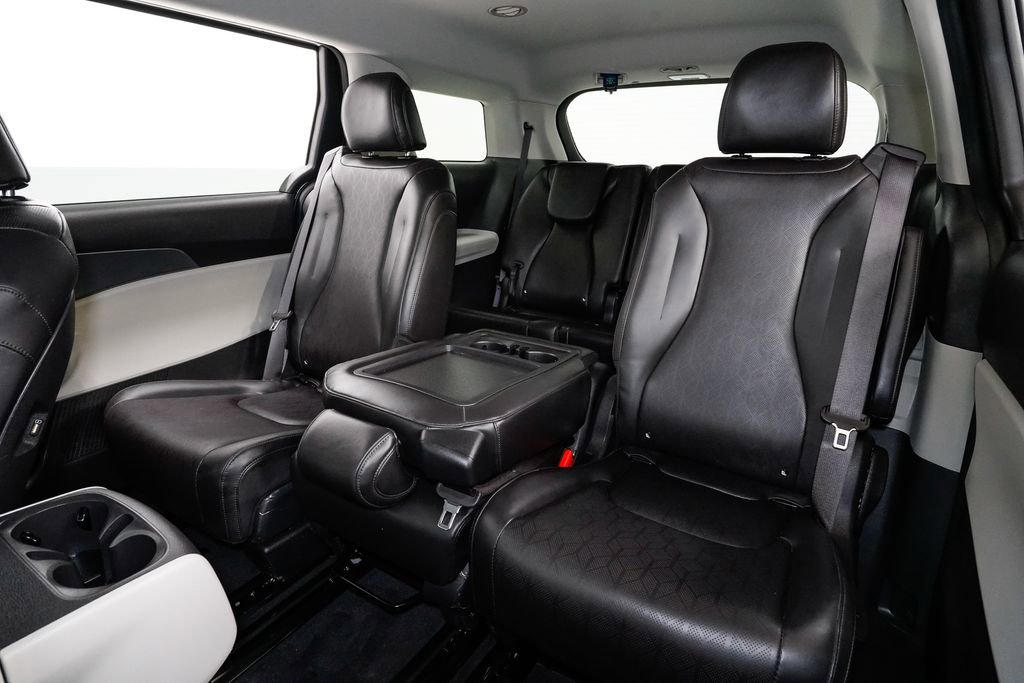 Certified 2024 Kia Carnival LX image 22