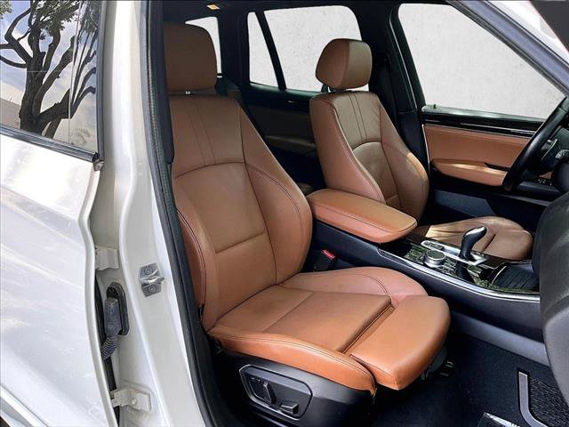 Used 2017 BMW X3 sDrive28i RWD image 9