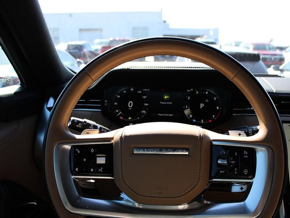 Used 2023 Land Rover Range Rover Long Wheelbase Autobiography image 15