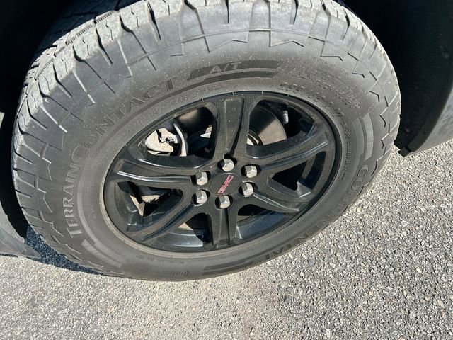 Used 2023 GMC Acadia AT4 w/ Preferred Package AWD/4WD image 14