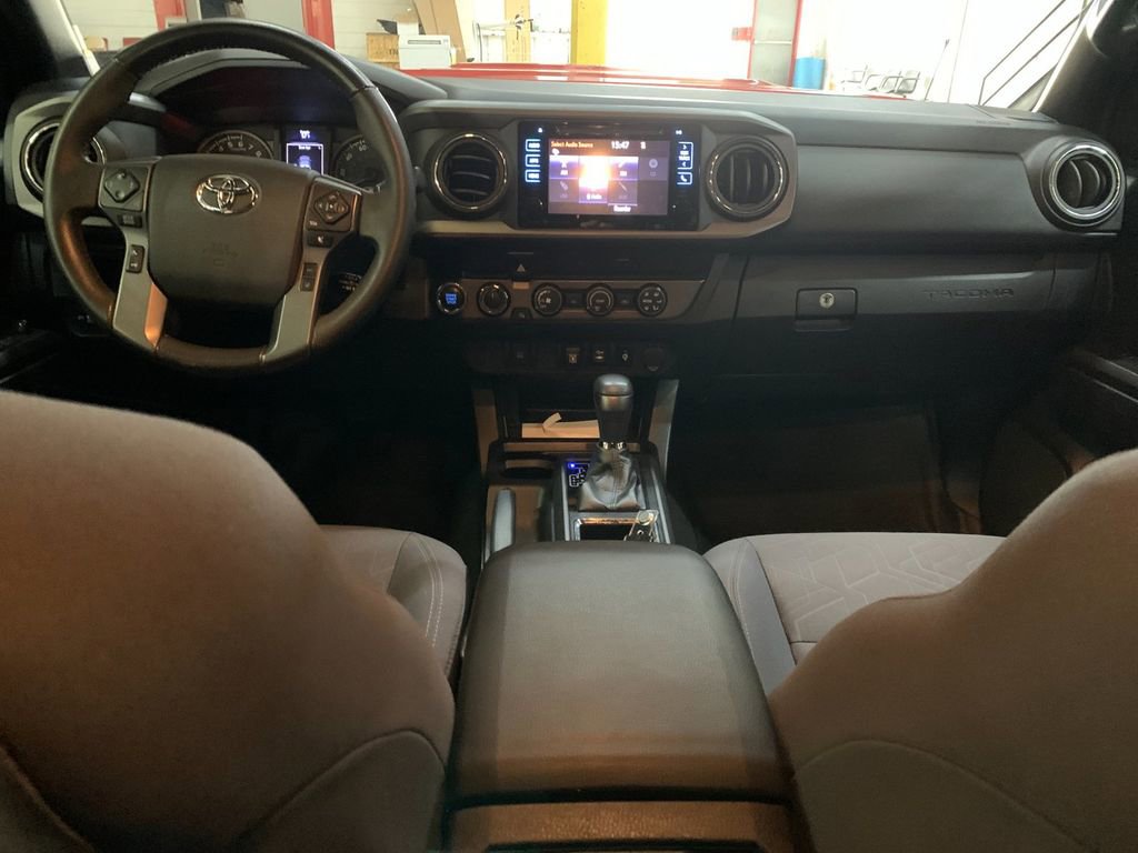 Used 2019 Toyota Tacoma TRD Sport image 16