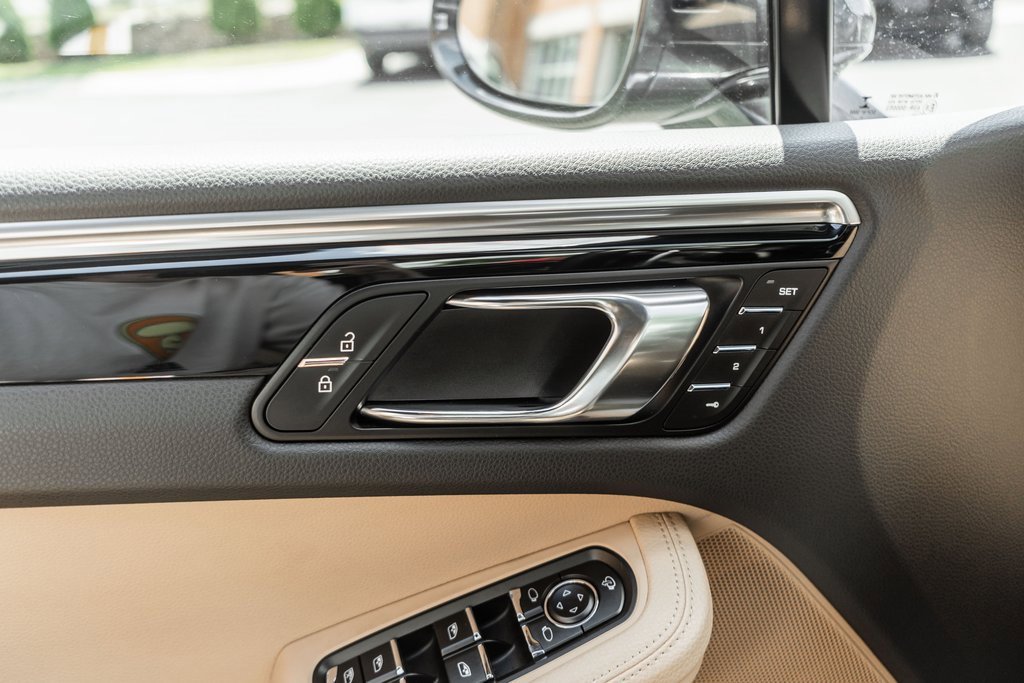 Used 2022 Porsche Macan image 17