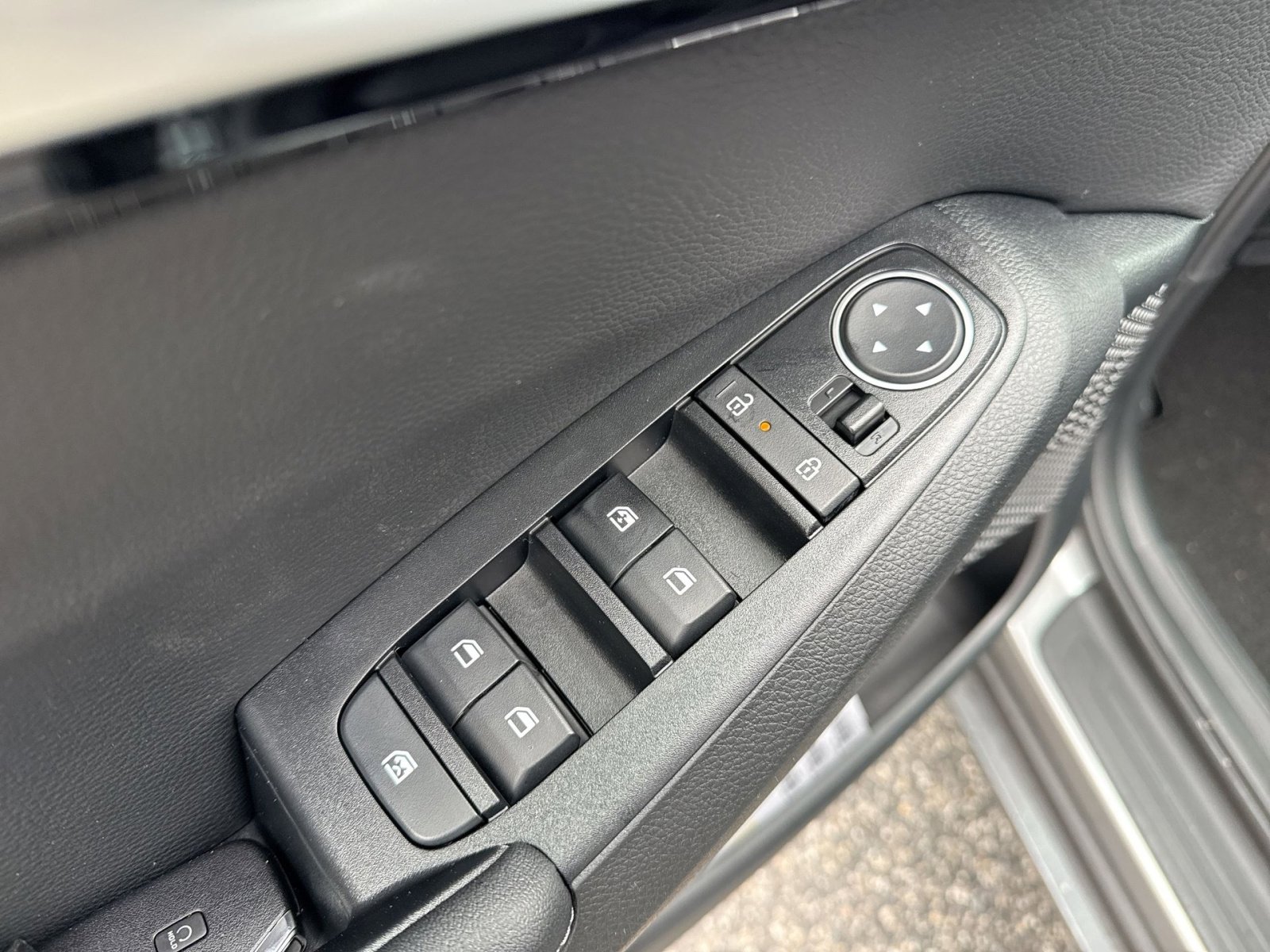 New 2026 Kia Seltos EX image 13