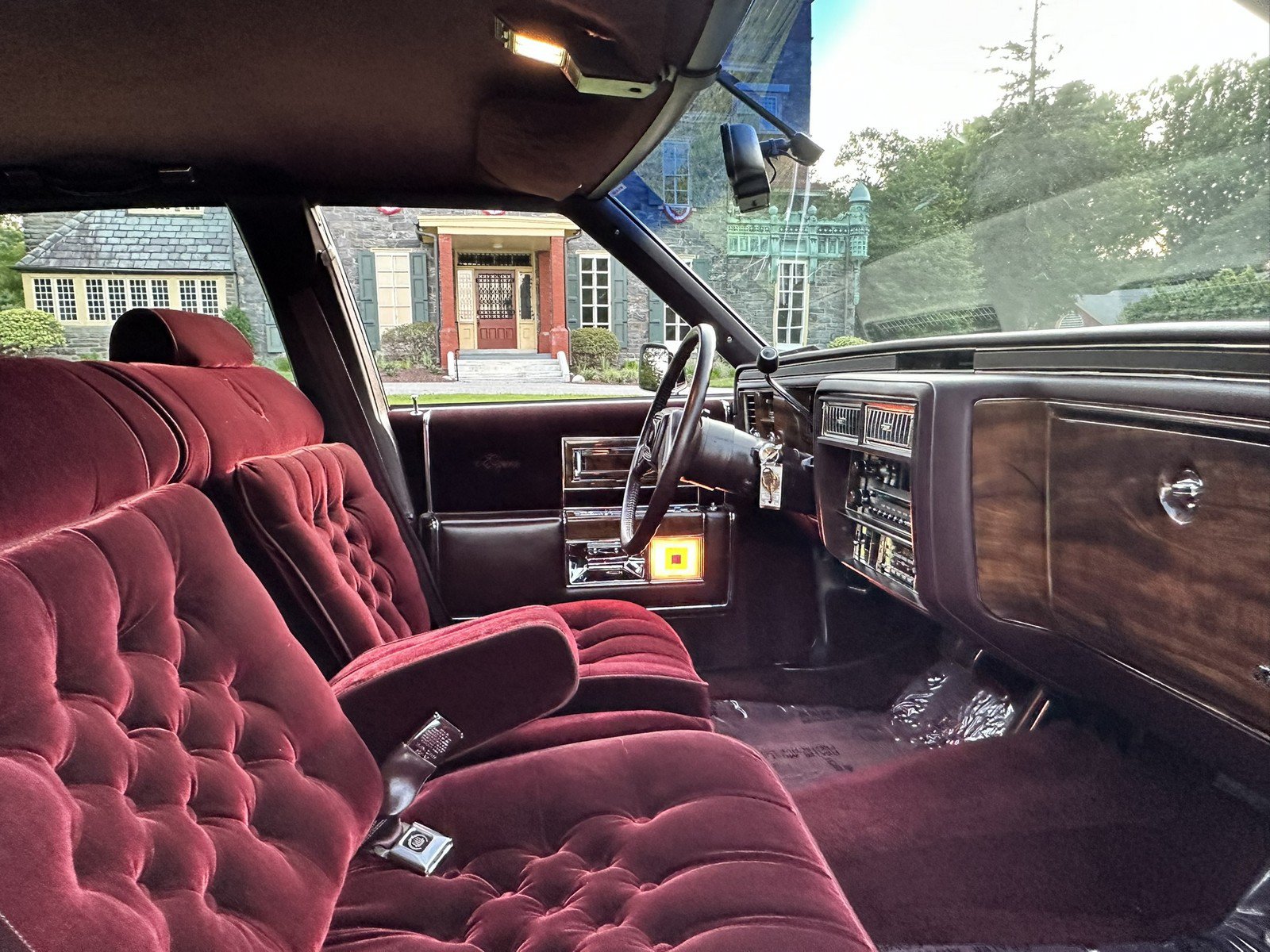 Used 1987 Cadillac Brougham RWD image 20