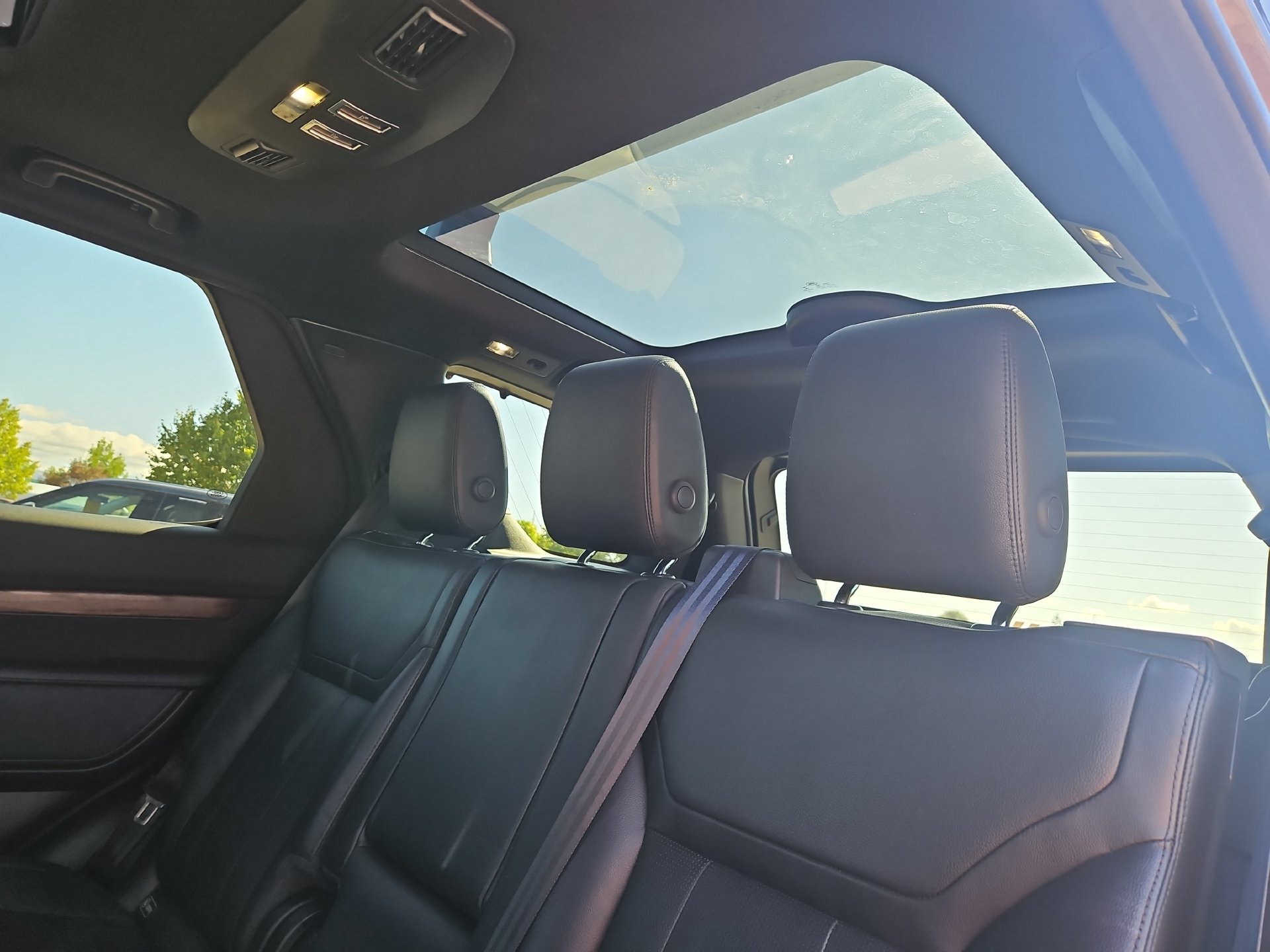 Used 2019 Land Rover Discovery HSE AWD/4WD image 25