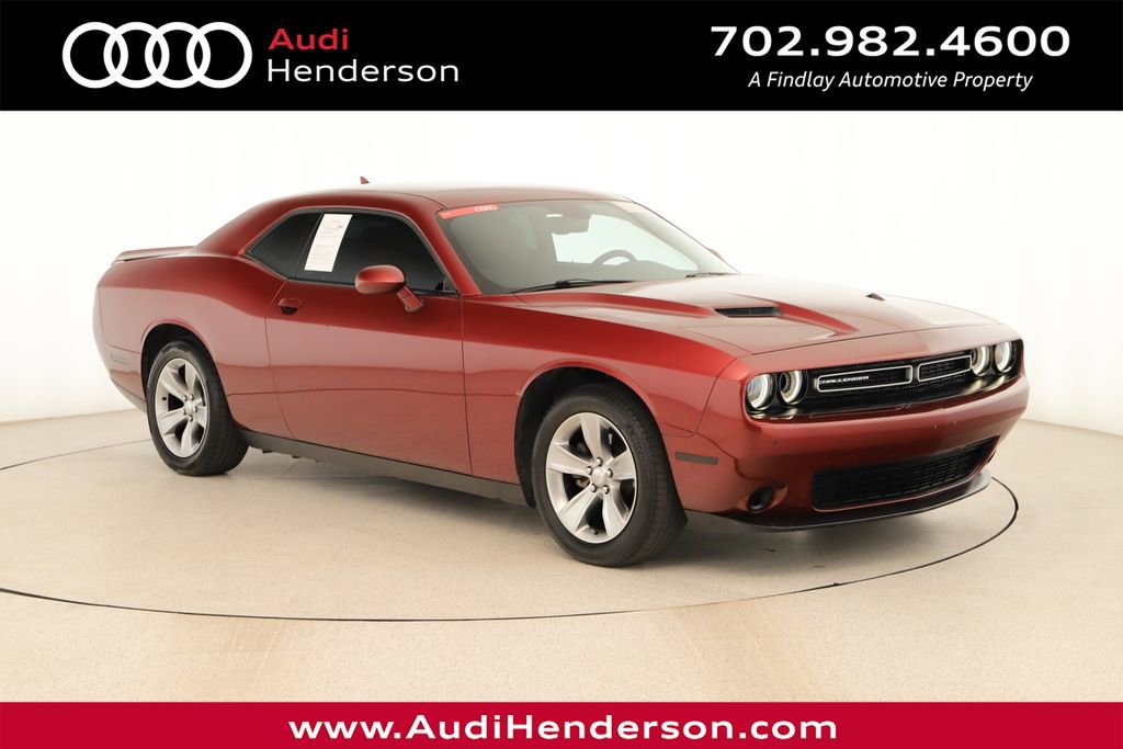 Used 2020 Dodge Challenger SXT image 1