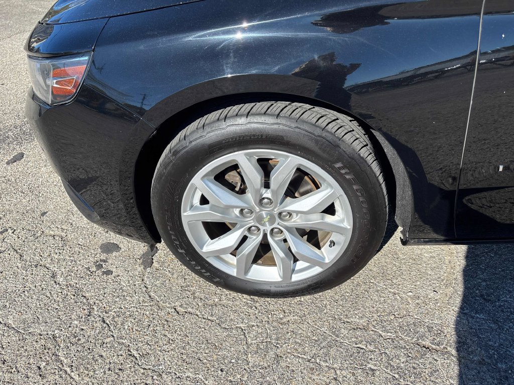 Used 2017 Chevrolet Impala LT FWD image 29