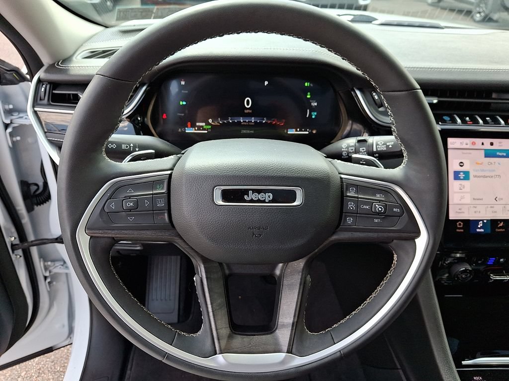 Used 2023 Jeep Grand Cherokee 4WD 4xe w/ Luxury Tech Group II image 21