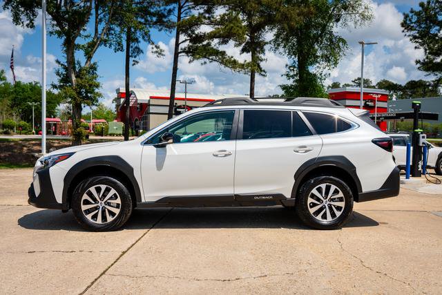 Certified 2025 Subaru Outback Premium AWD/4WD image 2