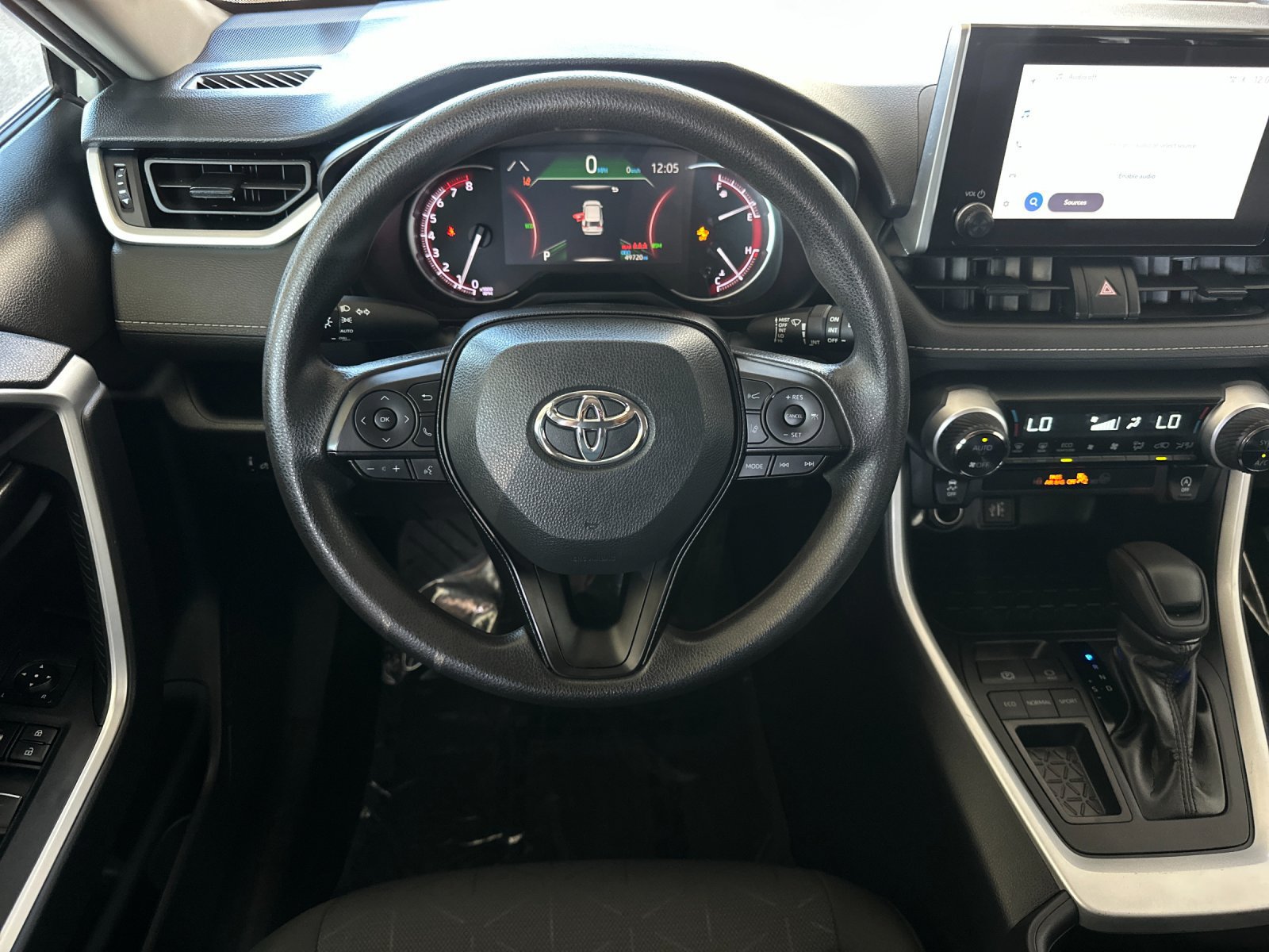 Used 2025 Toyota RAV4 XLE FWD image 13