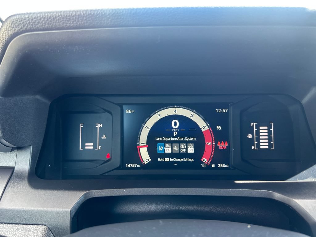 Certified 2025 Toyota Tacoma SR5 AWD/4WD image 15