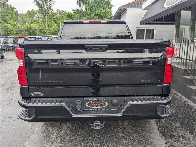 Used 2023 Chevrolet Silverado 1500 Custom w/ LPO, Dark Essentials Package AWD/4WD image 4