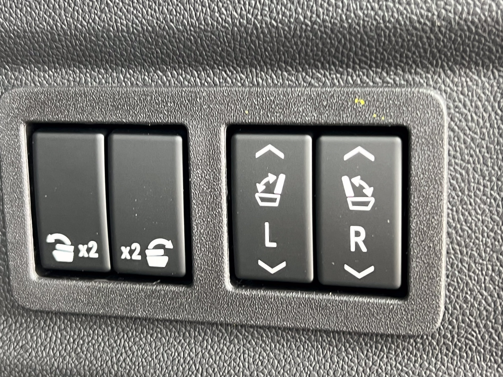 New 2026 GMC Yukon AT4 w/ AT4 Premium Plus Package AWD/4WD image 46