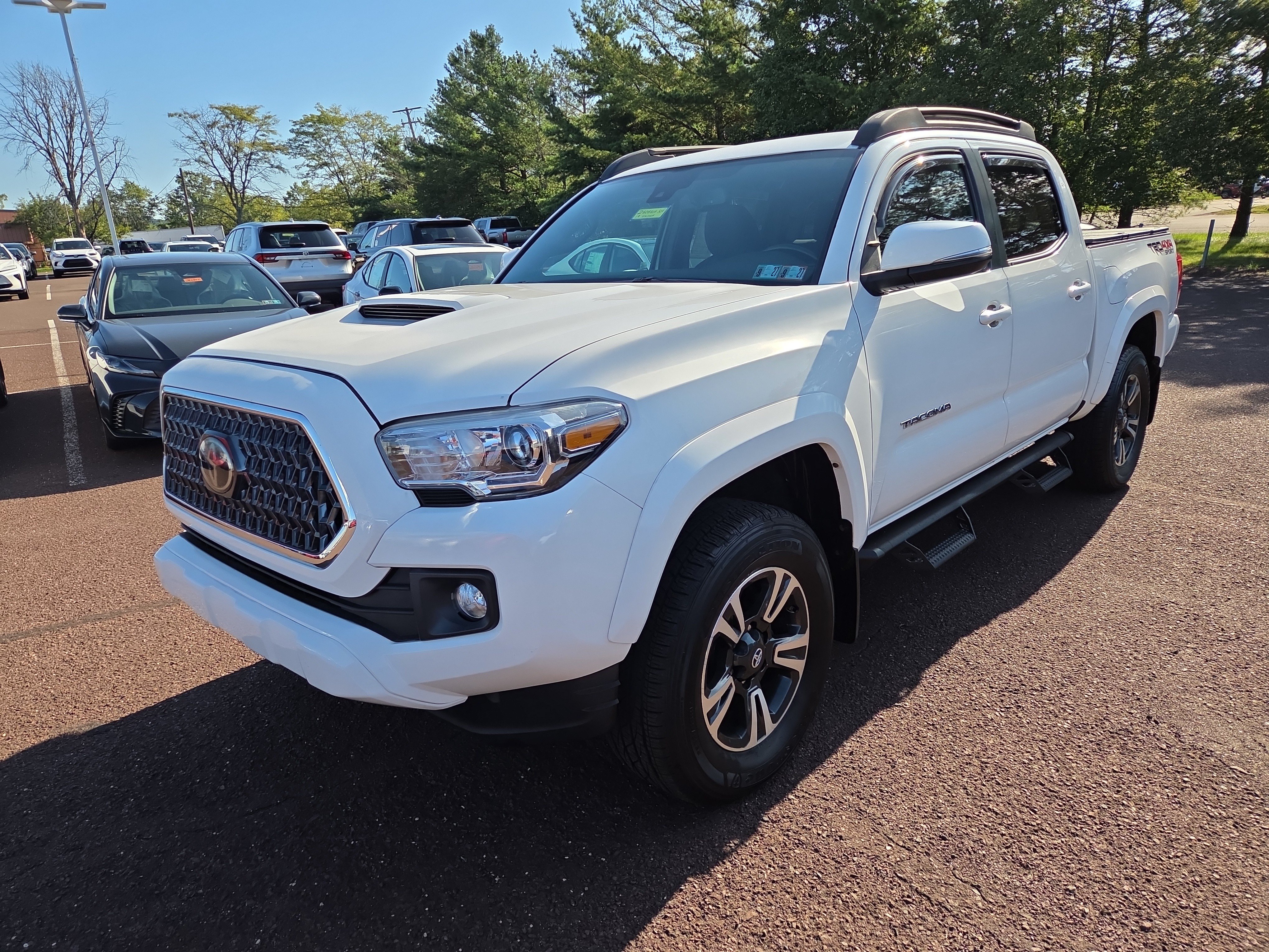 Certified 2019 Toyota Tacoma TRD Sport AWD/4WD image 7