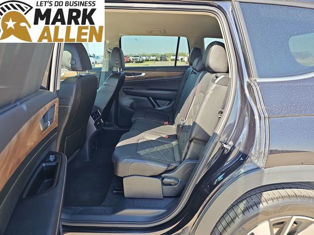 Used 2025 Volkswagen Atlas SE image 24