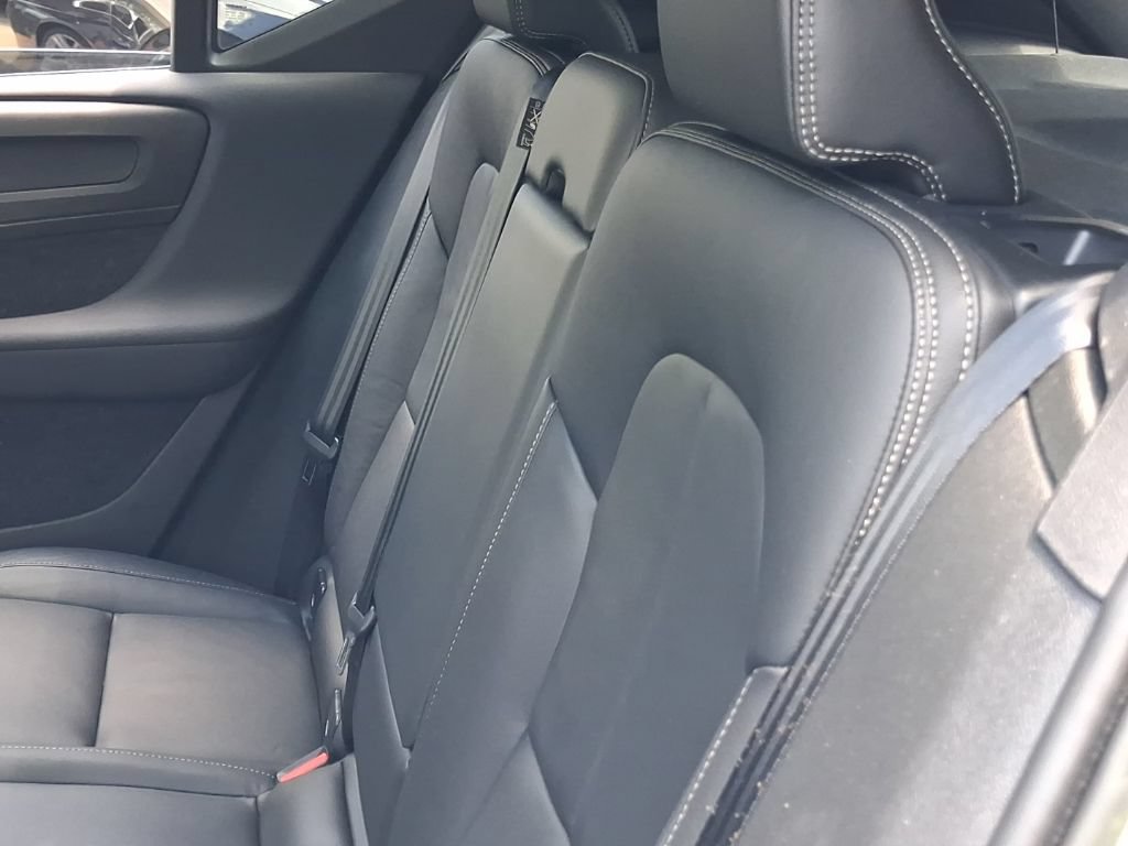 Certified 2024 Volvo XC40 B5 Plus AWD/4WD image 16