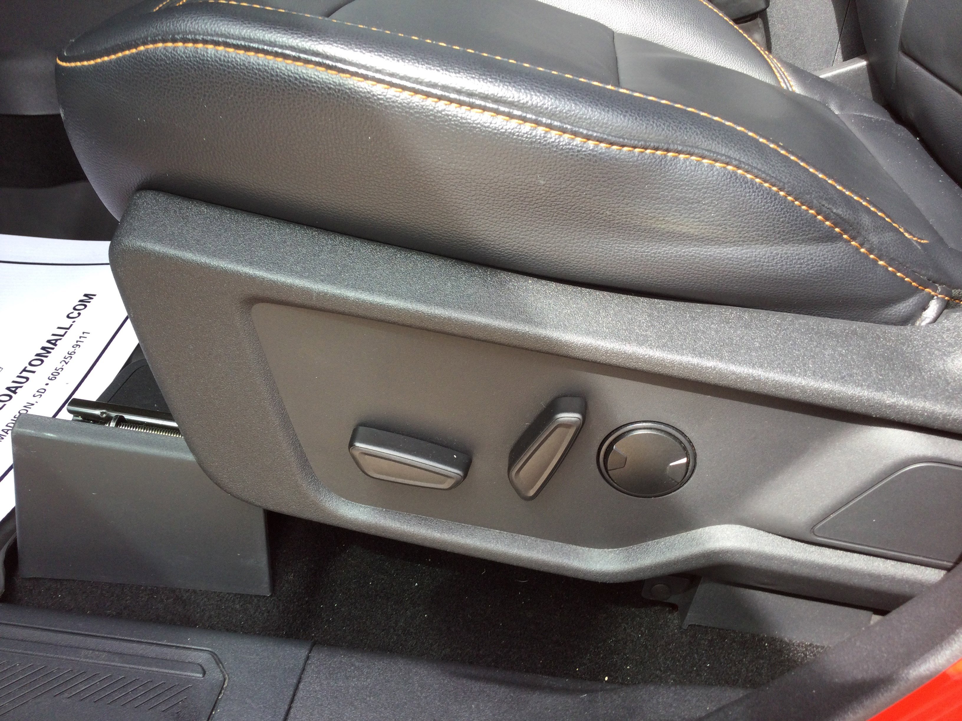 Used 2023 Ford Bronco Badlands image 8