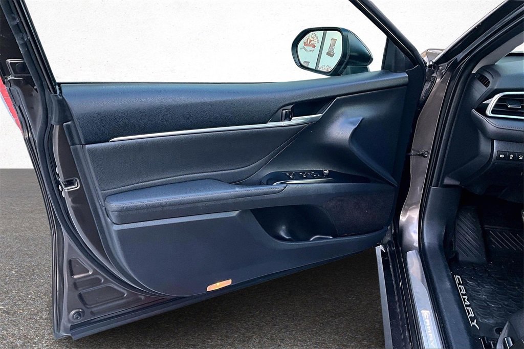 Certified 2018 Toyota Camry XLE image 18