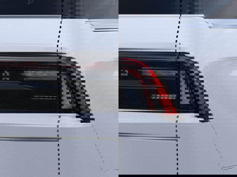New 2025 Lincoln Navigator L Reserve image 21