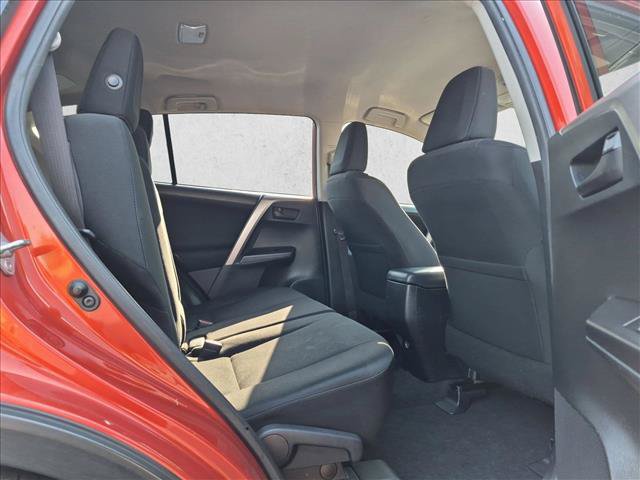 Used 2016 Toyota RAV4 LE FWD image 17