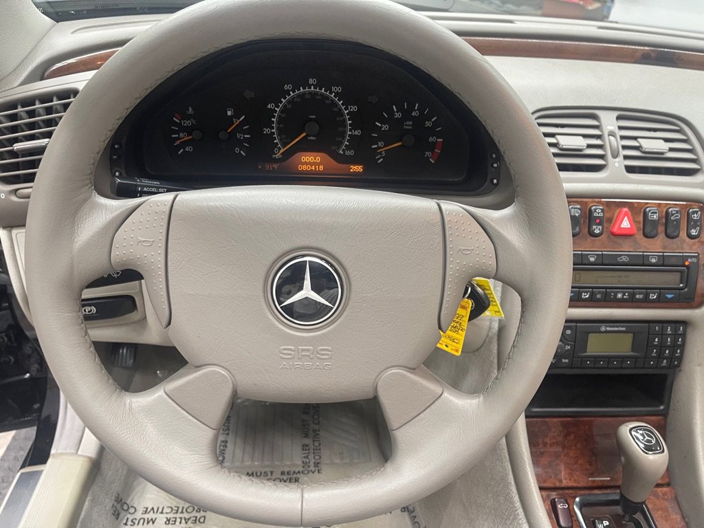 Used 1999 Mercedes-Benz CLK 320 Cabriolet image 27