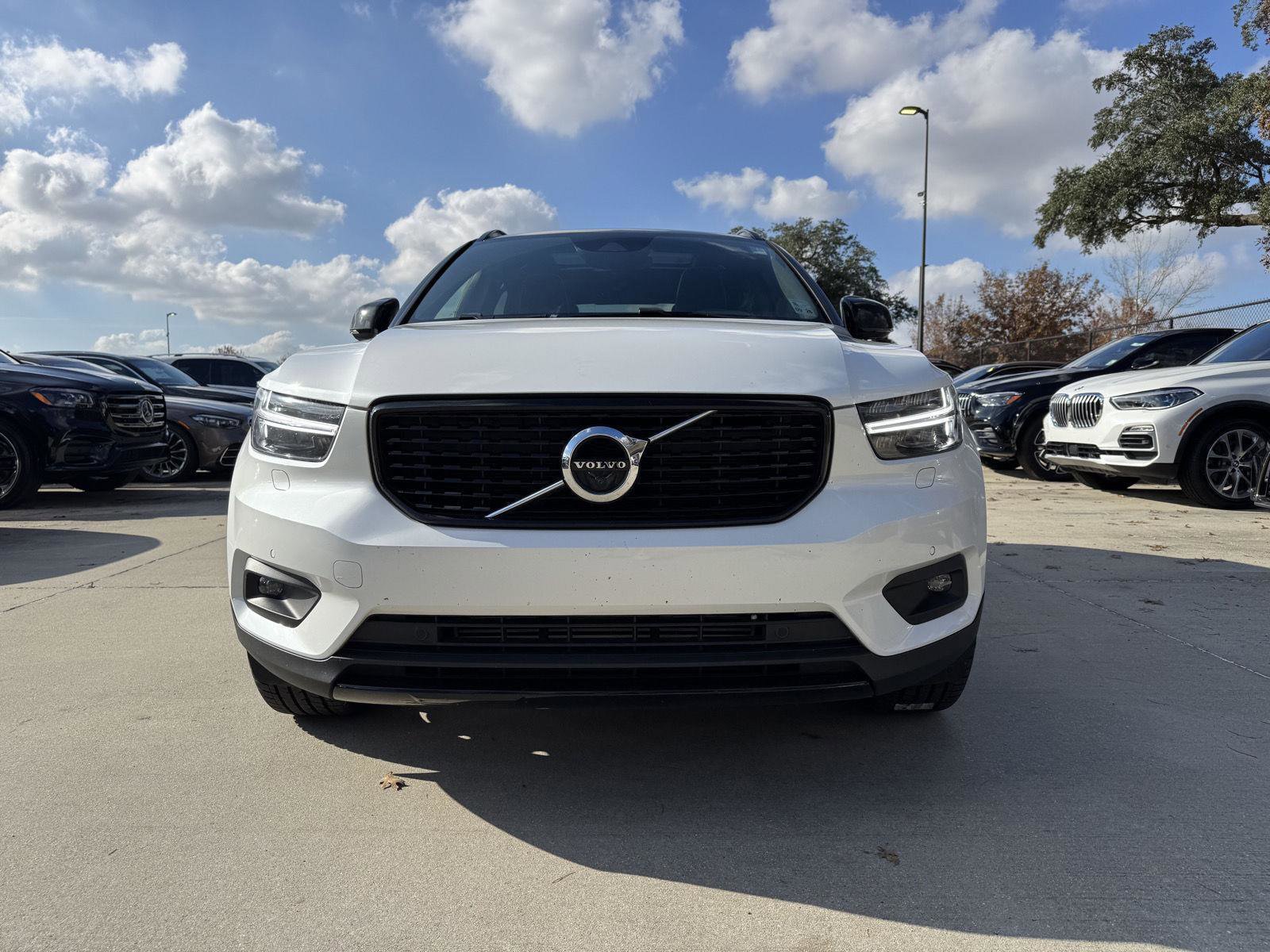 Used 2021 Volvo XC40 T5 R-Design w/ Advanced Package image 2