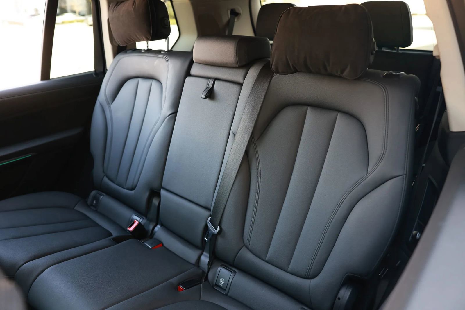Used 2020 BMW X7 xDrive40i w/ Cold Weather Package image 15