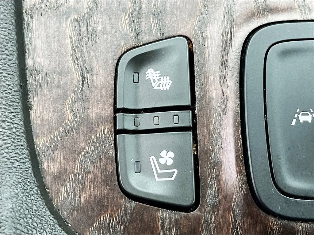 Used 2022 GMC Acadia Denali w/ Denali Ultimate Package image 20