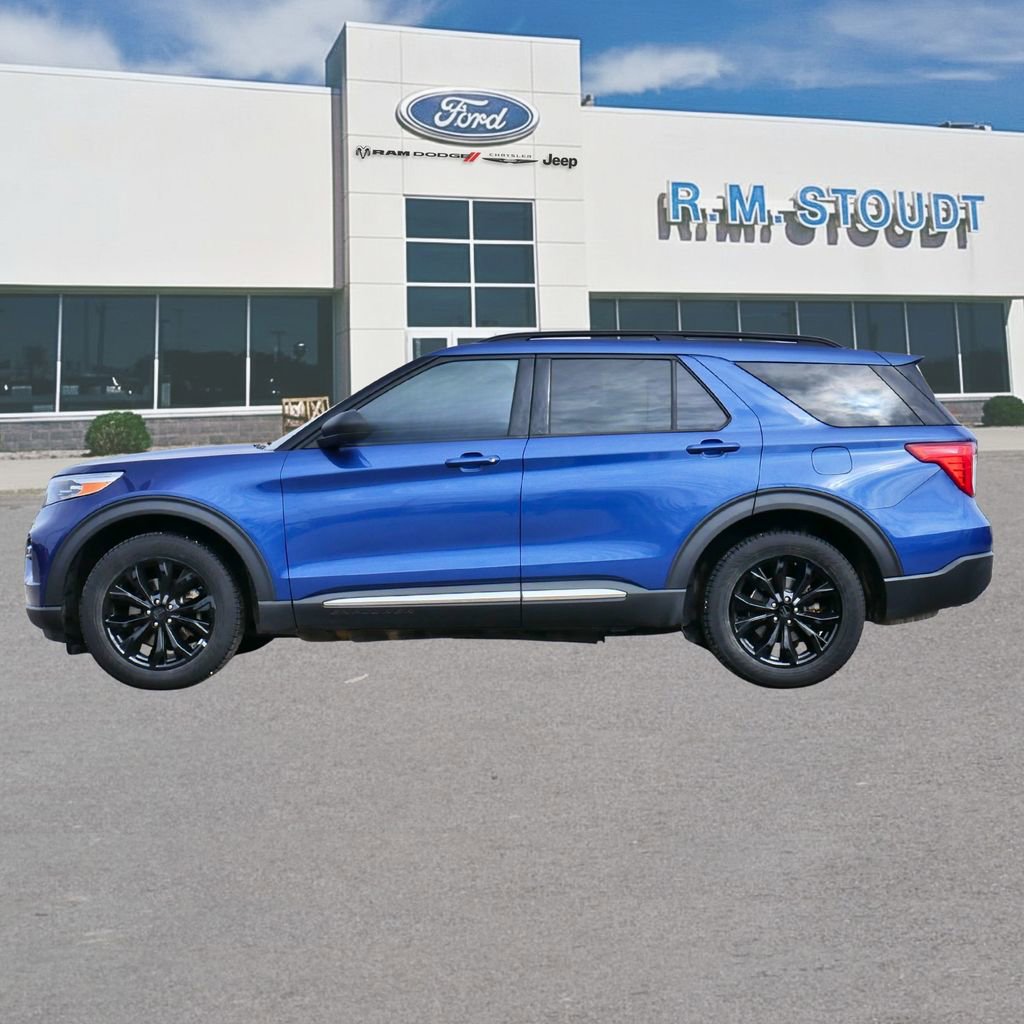 Used 2021 Ford Explorer XLT w/ Equipment Group 202A image 8