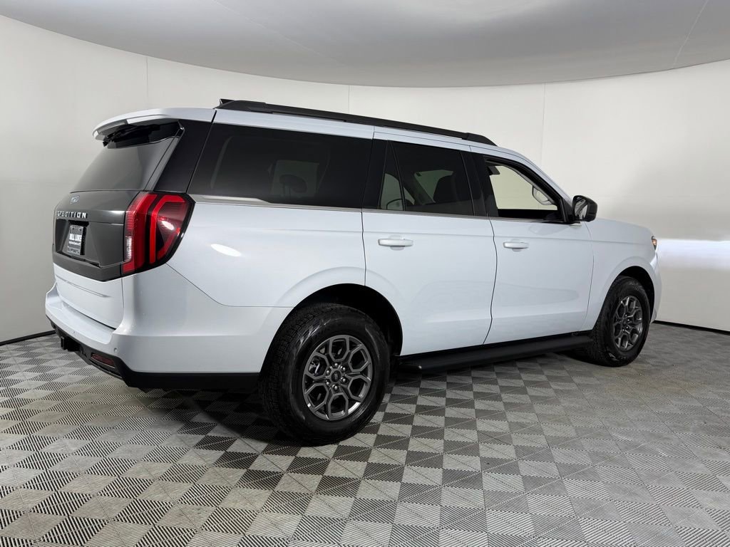 Used 2025 Ford Expedition Active image 6