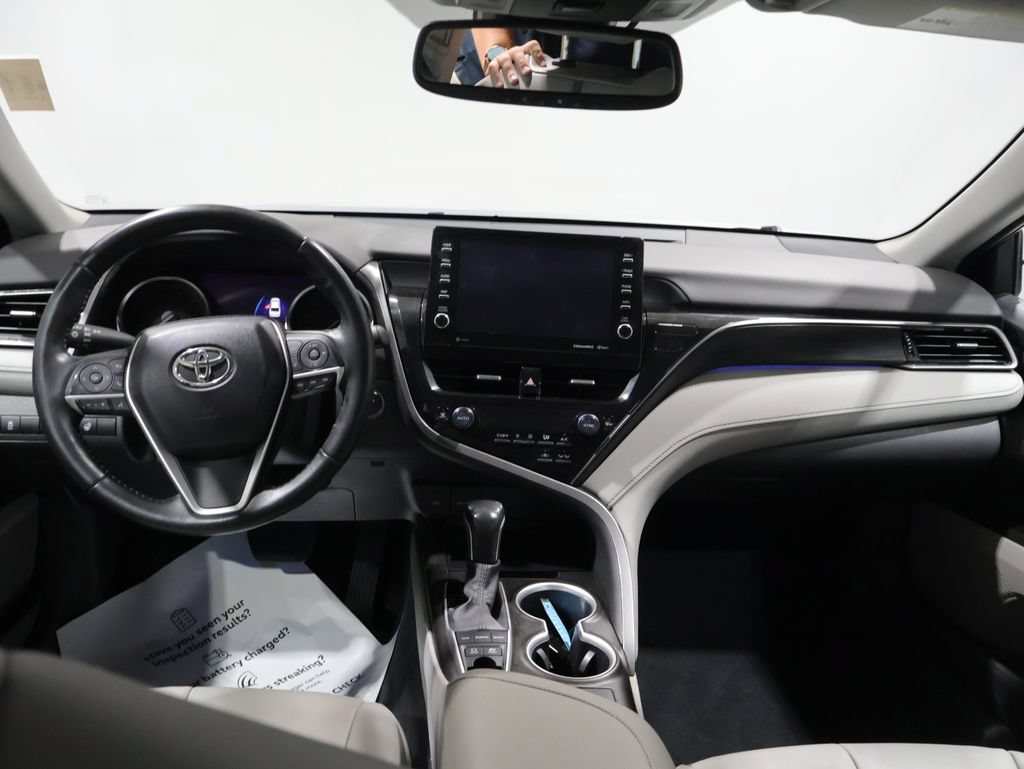 Used 2022 Toyota Camry XLE w/ Cold Weather Package FWD image 16
