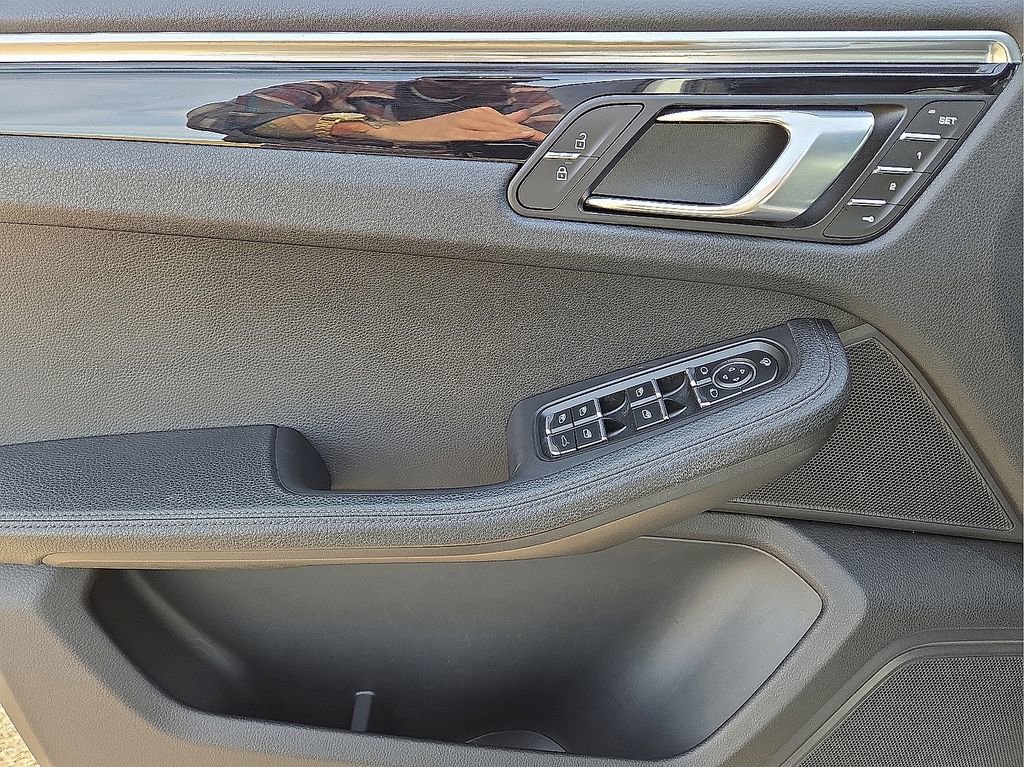 Used 2024 Porsche Macan Turbo image 22