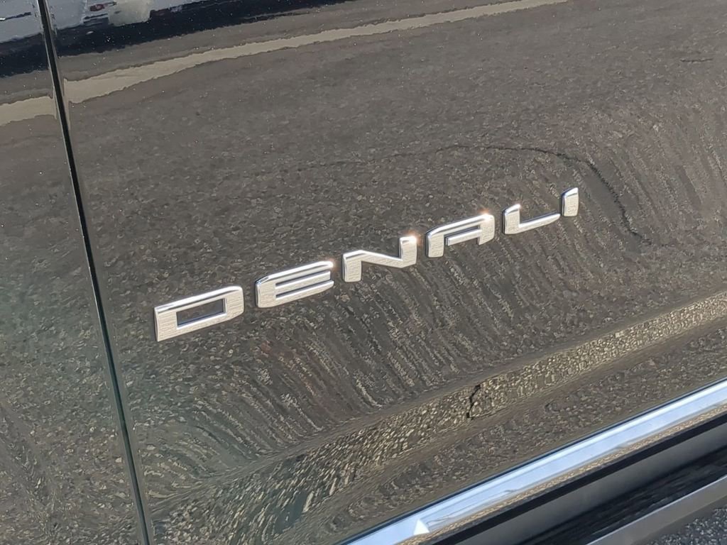 Used 2023 GMC Yukon Denali Ultimate AWD/4WD image 35