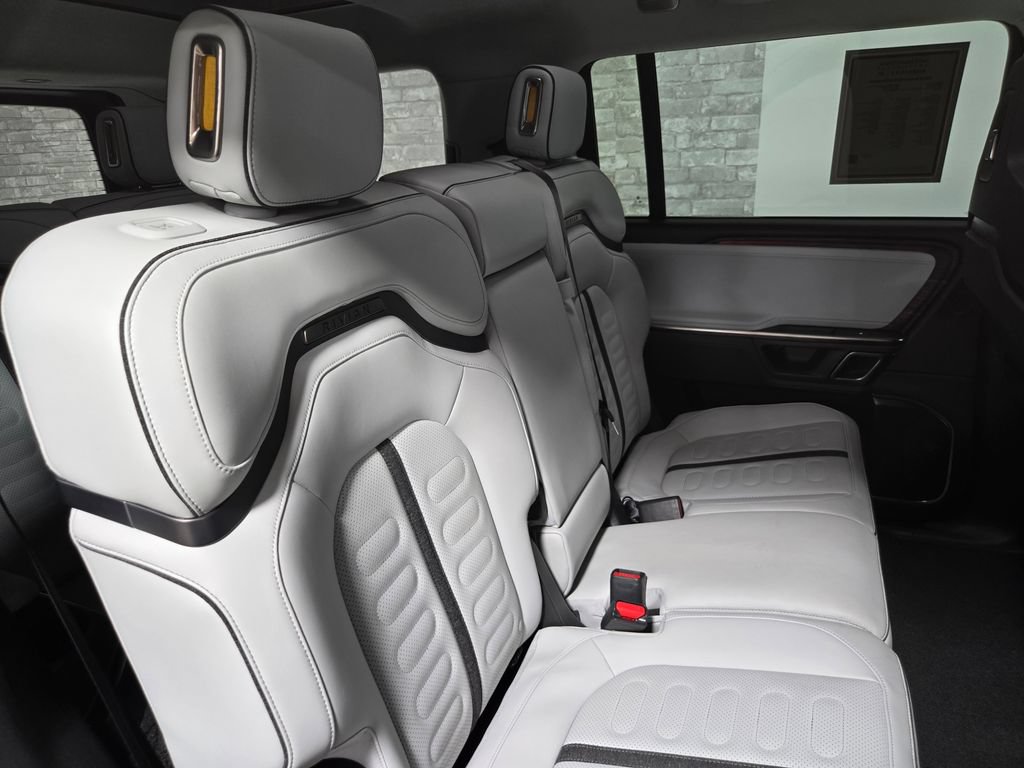 Used 2023 Rivian R1S Adventure AWD/4WD image 56