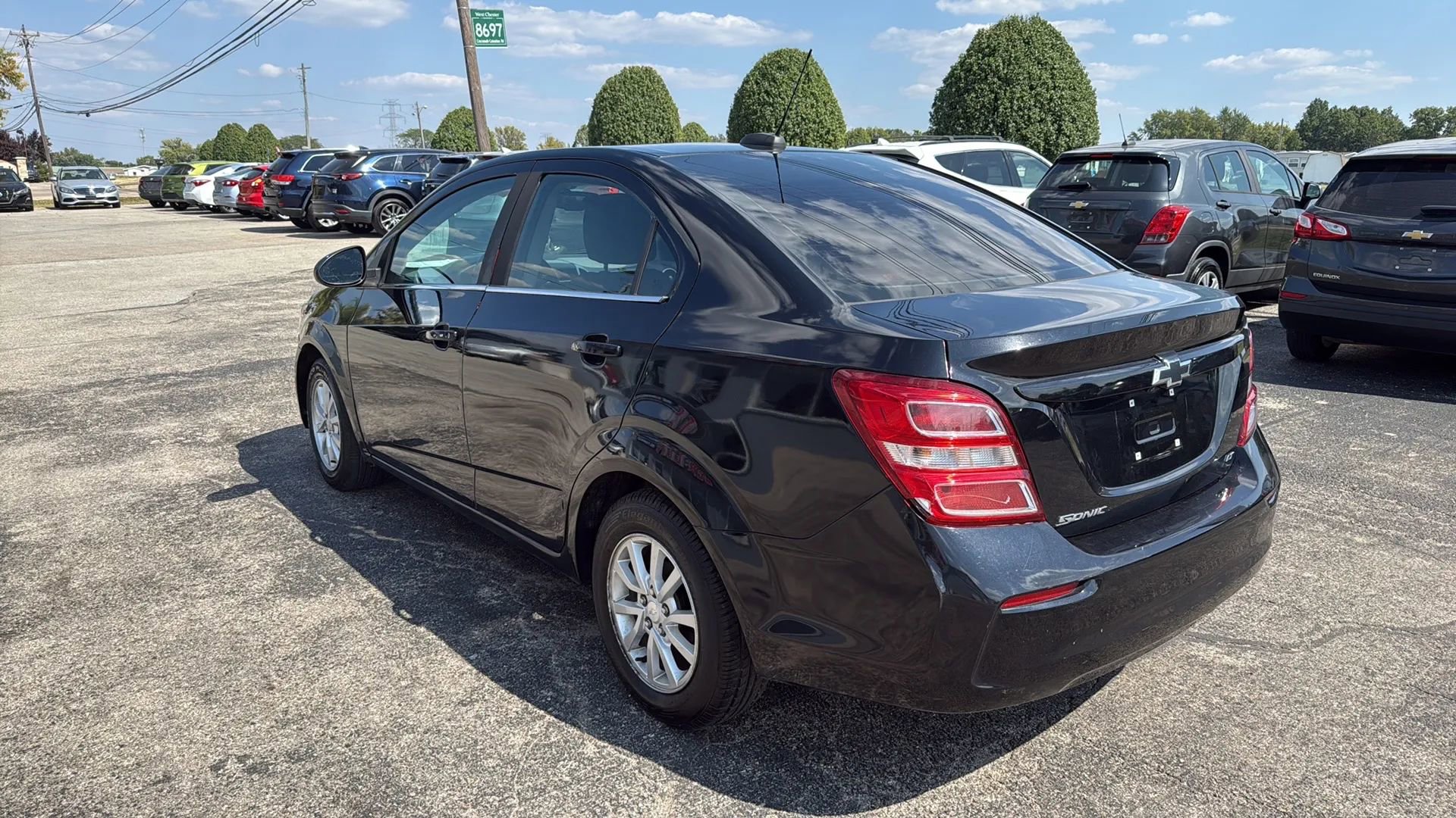 Used 2019 Chevrolet Sonic LT w/ Convenience Package image 3