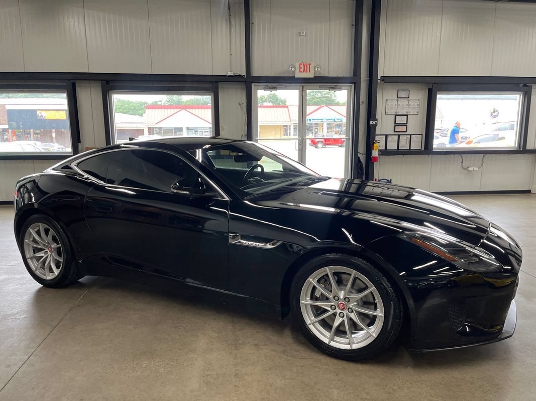 Used 2018 Jaguar F-TYPE Coupe RWD image 18