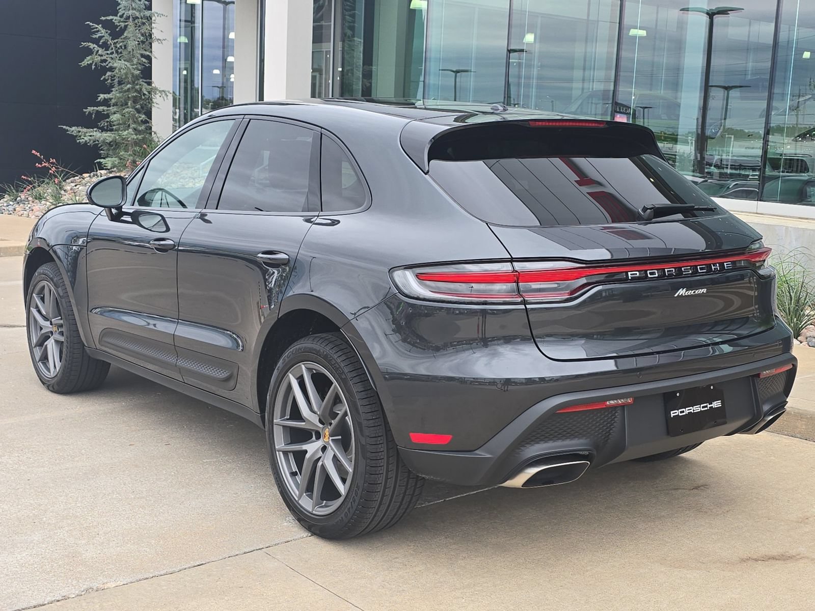 New 2026 Porsche Macan AWD/4WD image 3