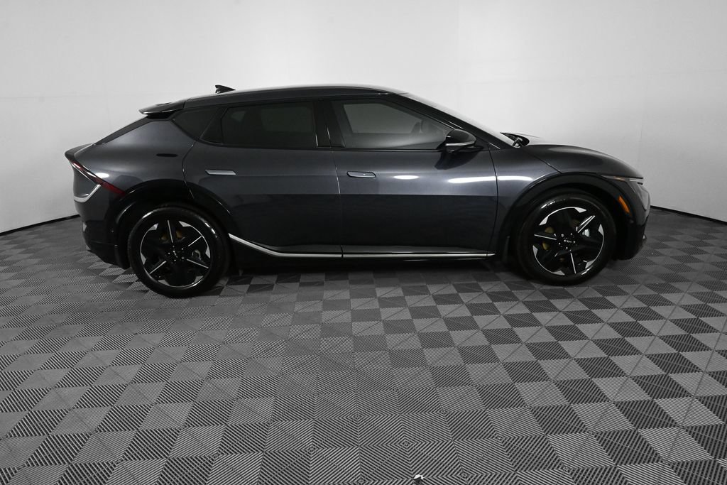 Used 2025 Kia EV6 Wind RWD image 24