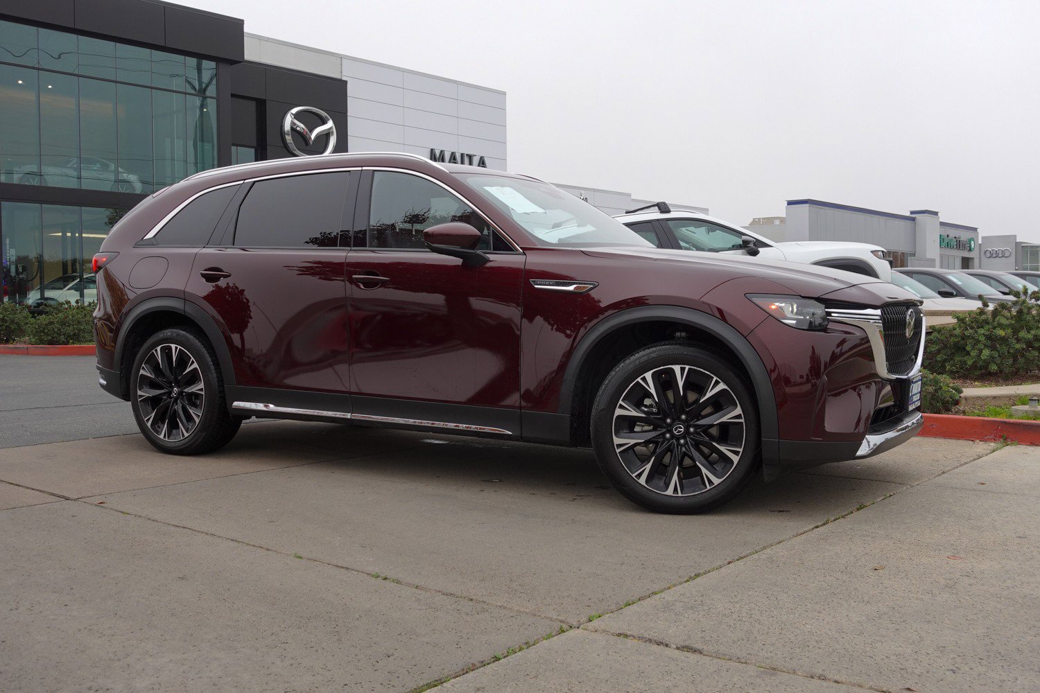 Used 2024 MAZDA CX-90 Plug-In Hybrid w/ Premium Plus image 4