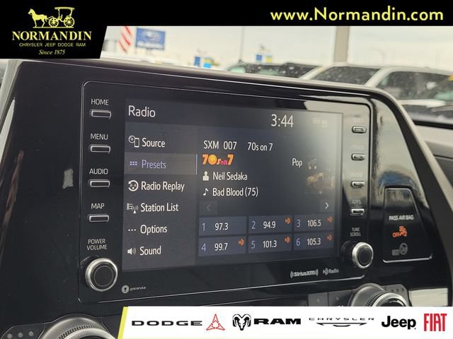 Used 2022 Toyota Highlander XLE FWD image 9
