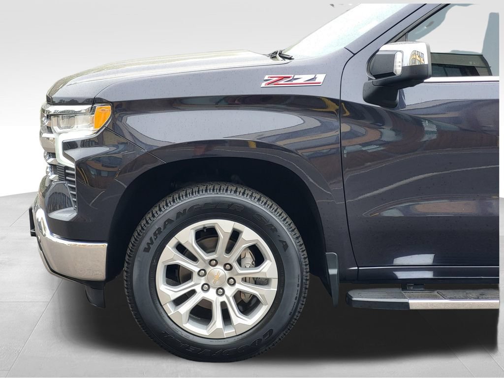 Used 2023 Chevrolet Silverado 1500 LTZ w/ LTZ Premium Package AWD/4WD image 11
